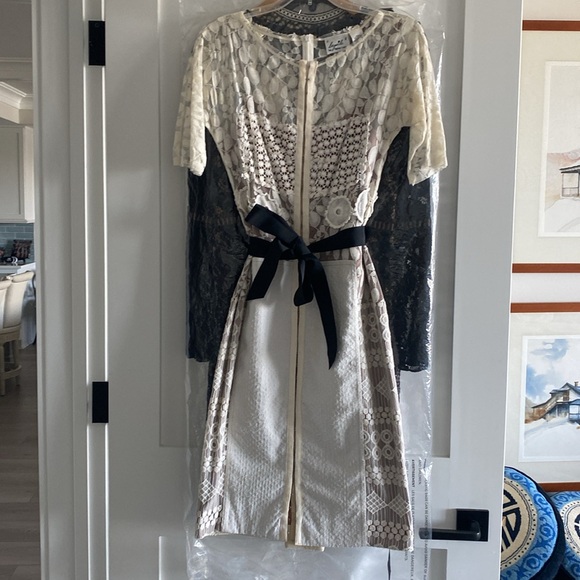 BEGUILE BY BYRON LARS SIZE 6 BEAUTIFUL CHARISSIMA WHITE BEIGE - Picture 14 of 14